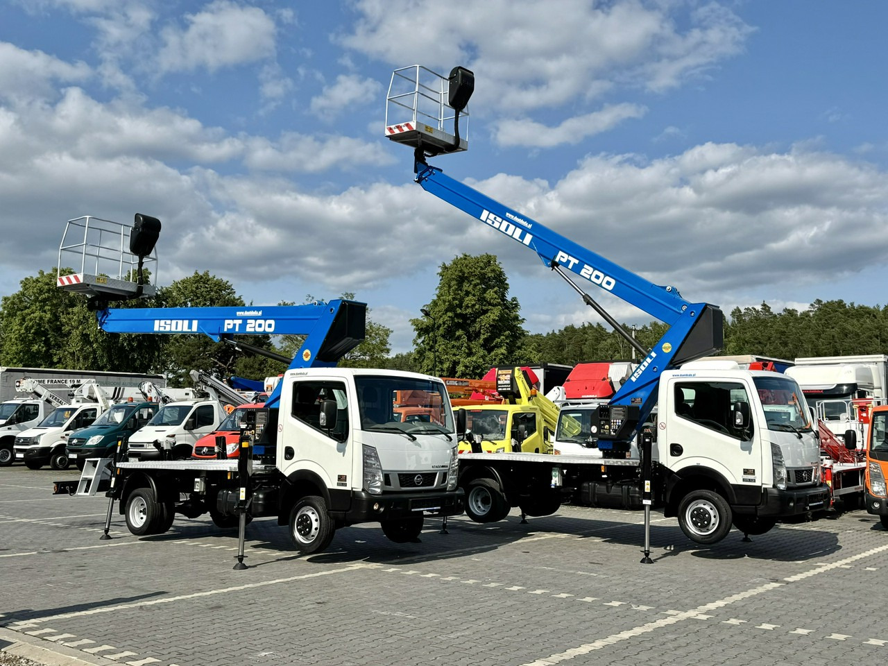 Nissan Cabstar - Camion avec nacelle: photos 1 Nissan Cabstar - Camion avec nacelle: photos 1