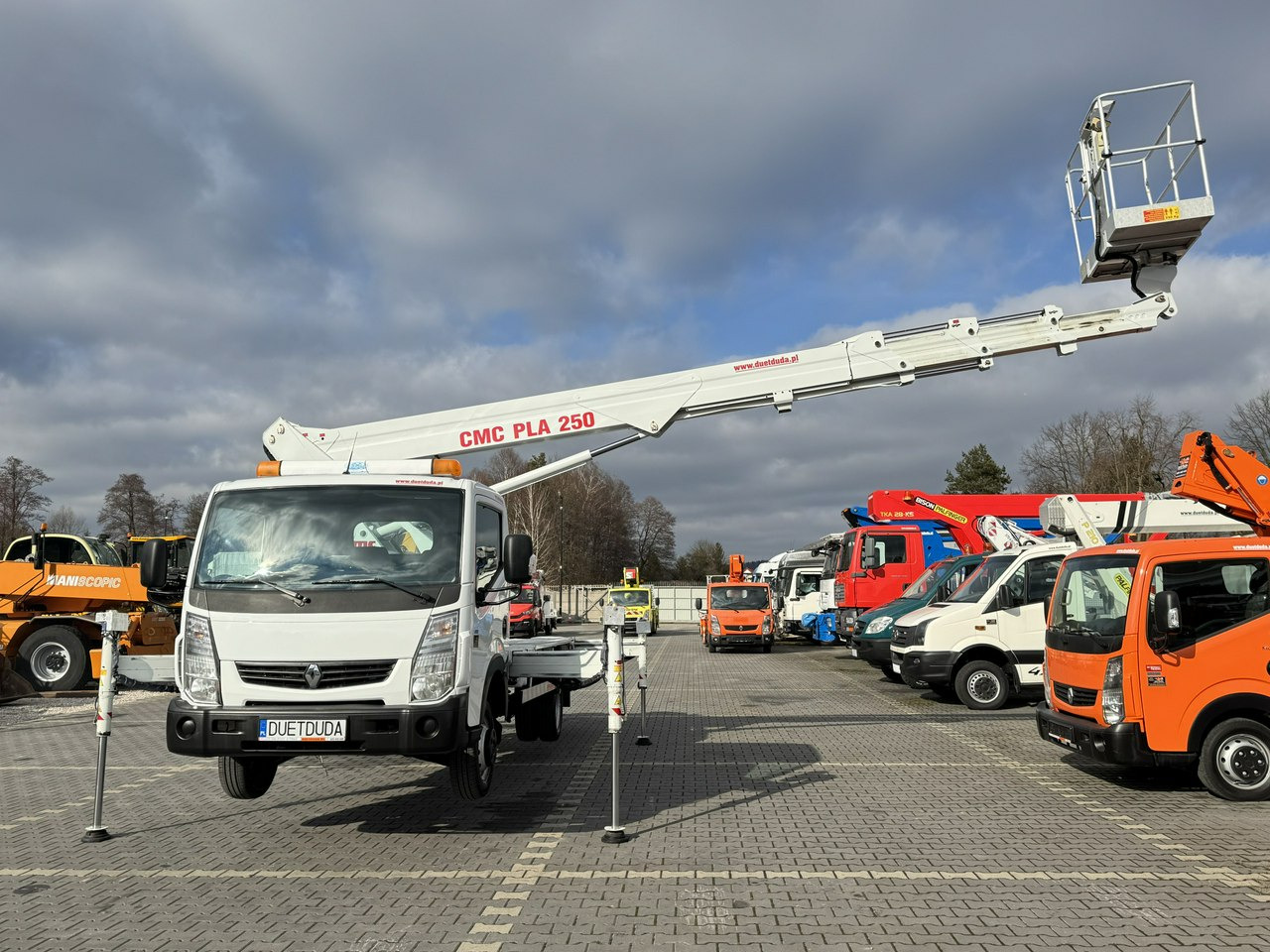 Renault Maxity - Camion avec nacelle: photos 3 Renault Maxity - Camion avec nacelle: photos 3