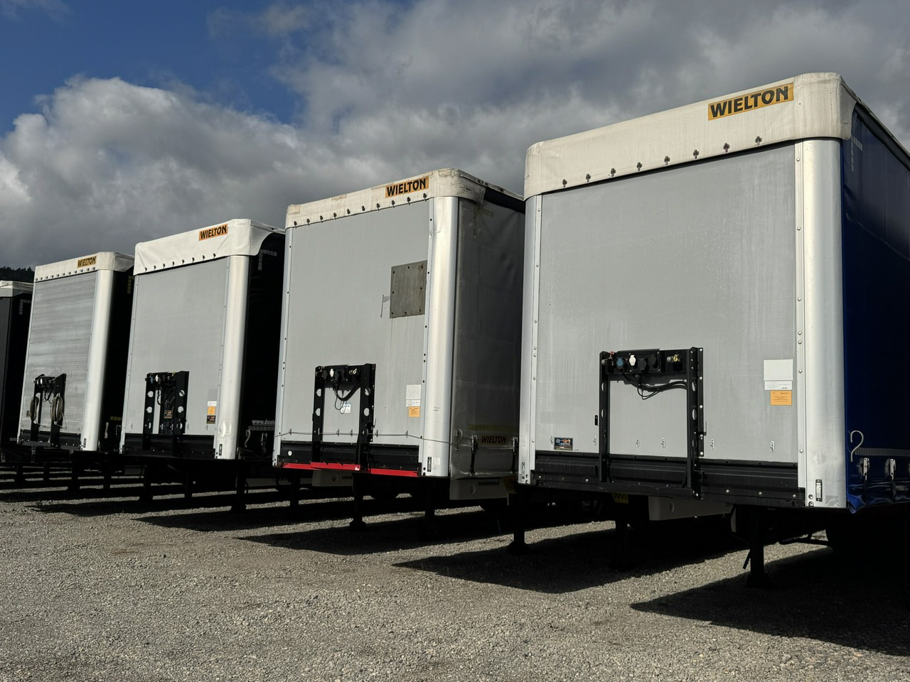 Wielton Standart Osie Saf Oś Podnoszona Super Stan - Semi-remorque rideaux coulissants: photos 2 Wielton Standart Osie Saf Oś Podnoszona Super Stan - Semi-remorque rideaux coulissants: photos 2