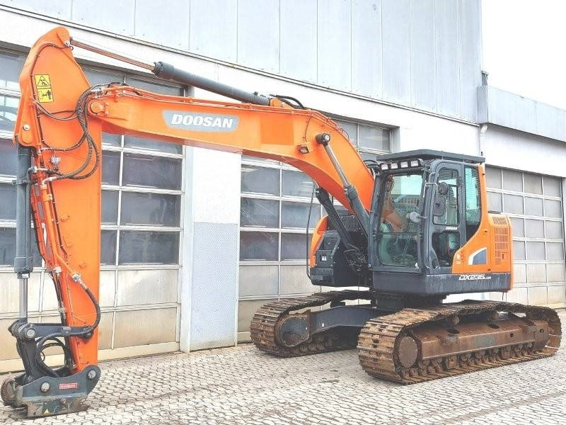 Doosan DX 235 LCR-5 - Pelle sur chenille: photos 2 Doosan DX 235 LCR-5 - Pelle sur chenille: photos 2