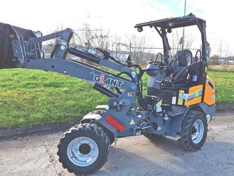 Giant G 2200 E X-Tra Elektro - Mini chargeuse: photos 3 Giant G 2200 E X-Tra Elektro - Mini chargeuse: photos 3