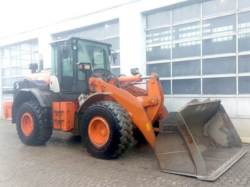 Hitachi ZW 180-6 - Chargeuse sur pneus: photos 4 Hitachi ZW 180-6 - Chargeuse sur pneus: photos 4