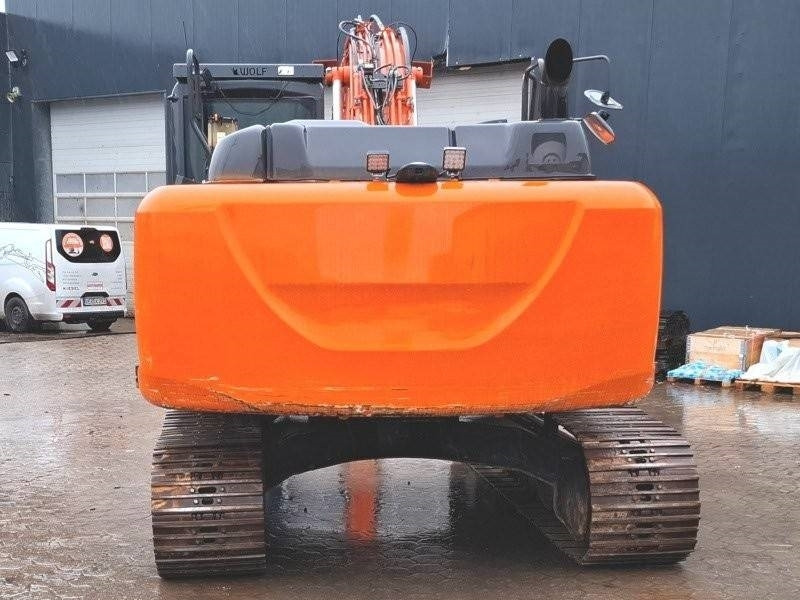 Hitachi ZX 210 LC-6 - Pelle sur chenille: photos 5 Hitachi ZX 210 LC-6 - Pelle sur chenille: photos 5