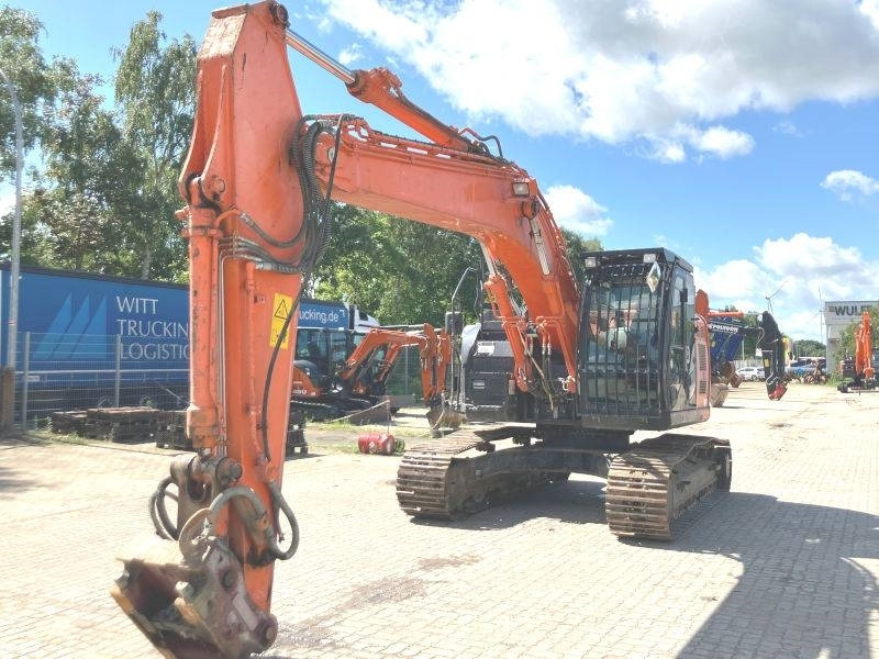 Hitachi ZX 225 US LC-6 - Pelle sur chenille: photos 2 Hitachi ZX 225 US LC-6 - Pelle sur chenille: photos 2
