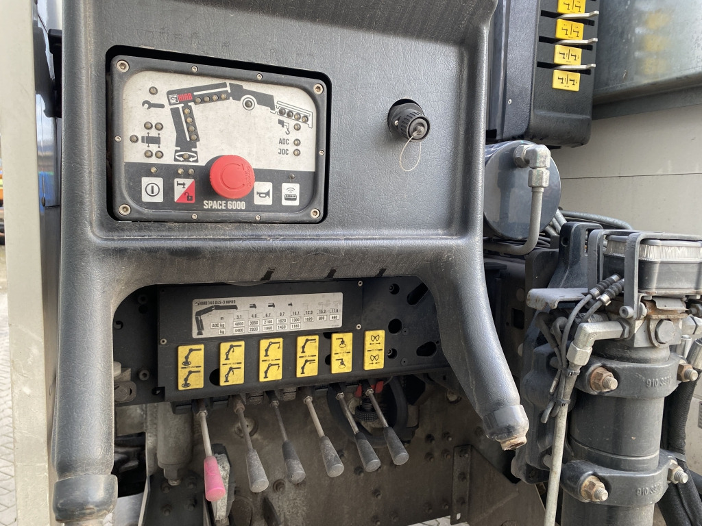 MAN TGM 18.320 4x2 BL / HIAB Heckkran - Camion plateau, Camion grue: photos 3 MAN TGM 18.320 4x2 BL / HIAB Heckkran - Camion plateau, Camion grue: photos 3