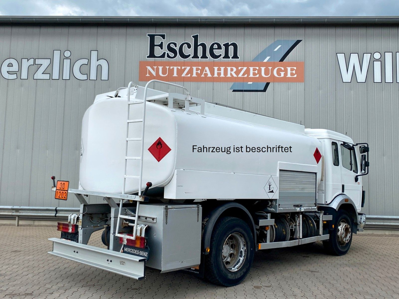 Mercedes-Benz 1820 SK | Speier A3*2x Kammern*13.700ltr*Navi - Camion citerne: photos 5 Mercedes-Benz 1820 SK | Speier A3*2x Kammern*13.700ltr*Navi - Camion citerne: photos 5