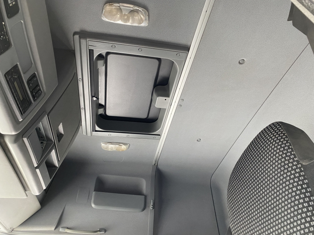 Camion plateau Mercedes-Benz 1829 LL Axor: photos 15