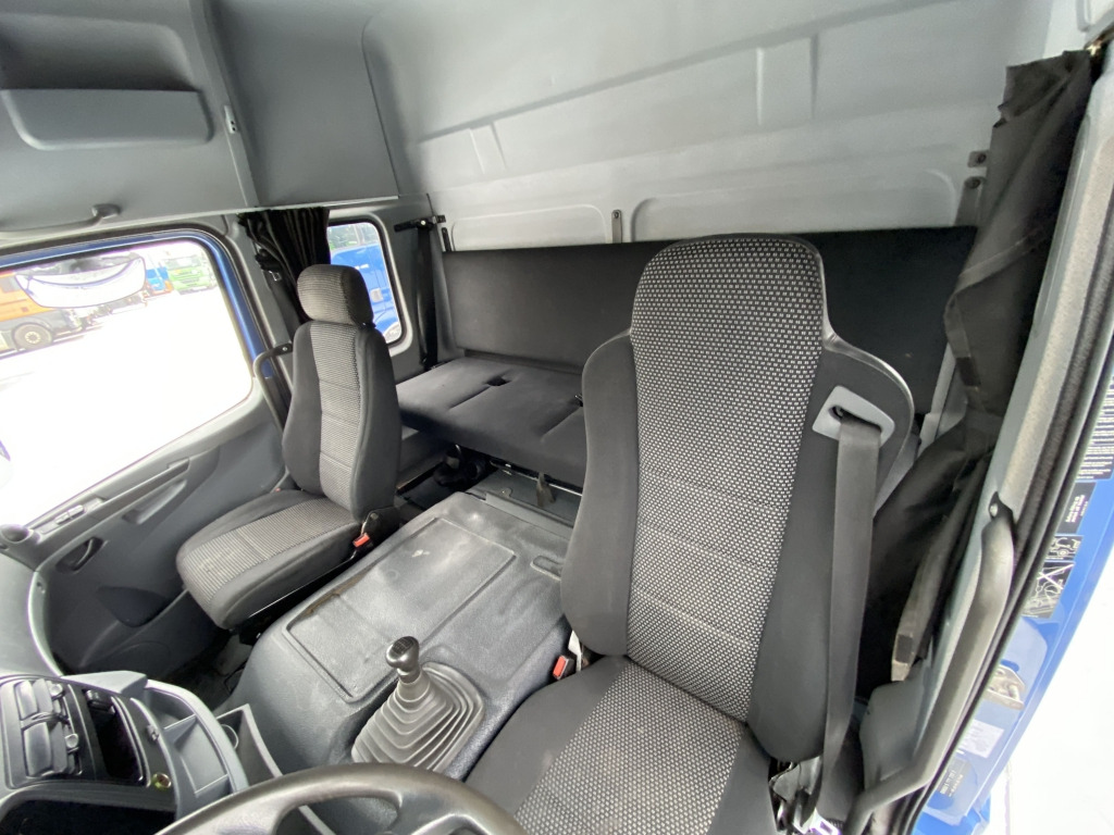 Camion plateau Mercedes-Benz 1829 LL Axor: photos 13