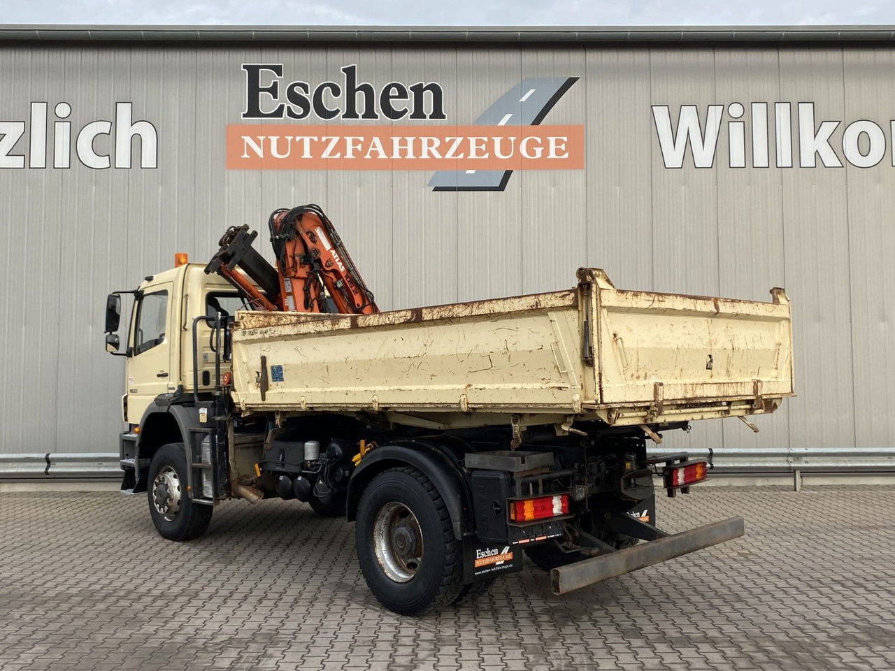 Mercedes-Benz 1833 4x4 Axor | Atlas 105.2-A2*Funk*AHK*3 Sitze - Camion benne, Camion grue: photos 4 Mercedes-Benz 1833 4x4 Axor | Atlas 105.2-A2*Funk*AHK*3 Sitze - Camion benne, Camion grue: photos 4