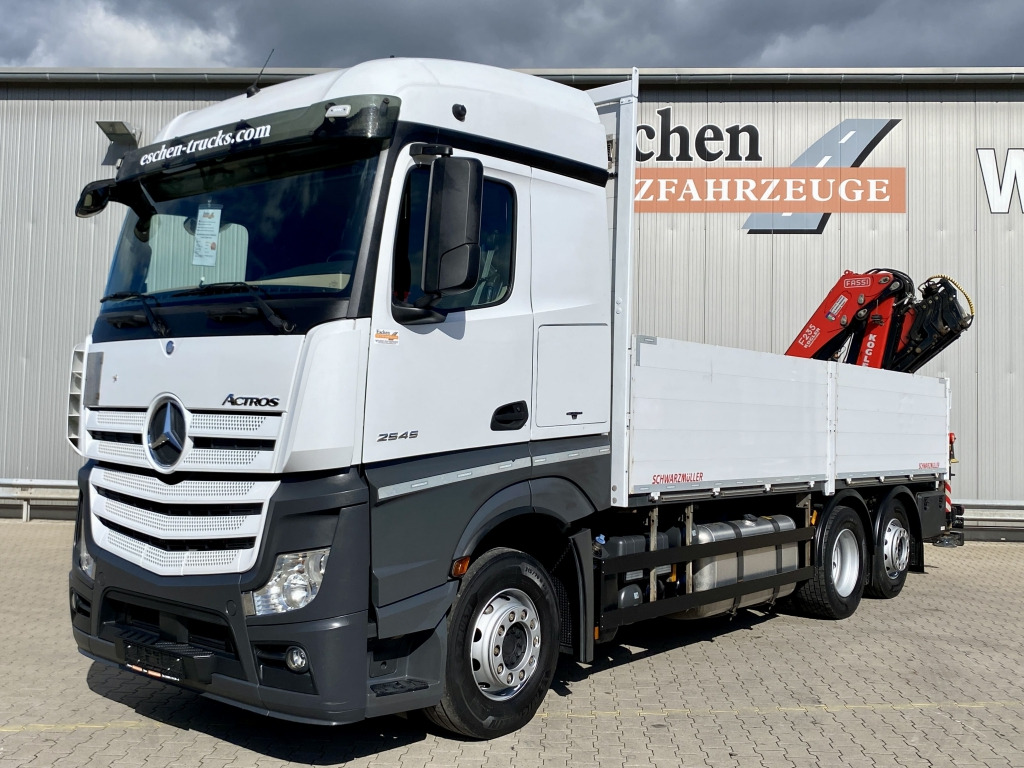 Mercedes-Benz Actros 2545 6x2 / Fassi F235A Kran - Camion plateau, Camion grue: photos 1 Mercedes-Benz Actros 2545 6x2 / Fassi F235A Kran - Camion plateau, Camion grue: photos 1
