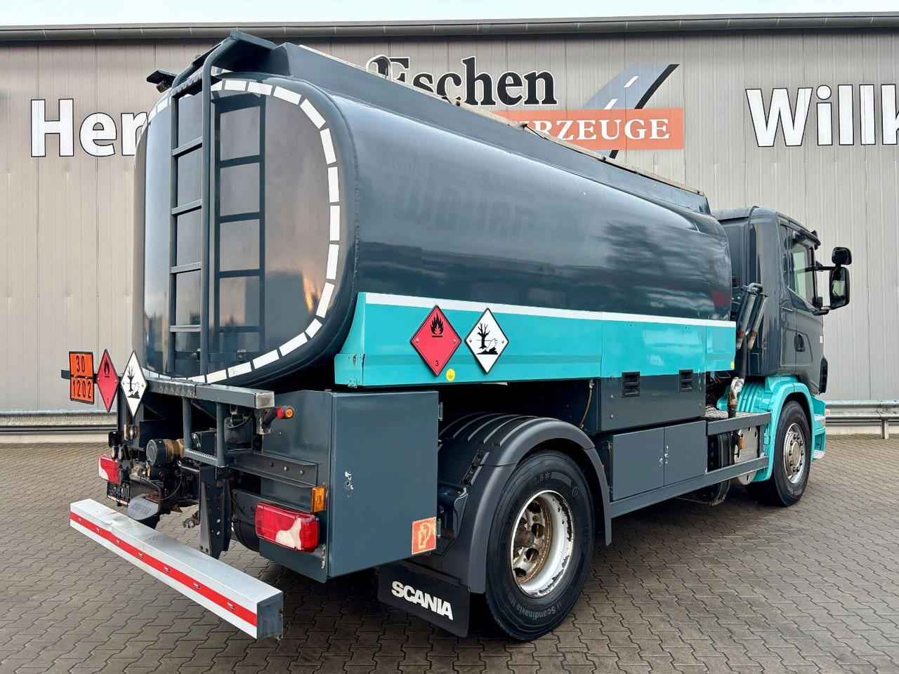 Scania G420 Esterer A3 | 2x Kammern*Oben/Unten*Retarder - Camion citerne: photos 5 Scania G420 Esterer A3 | 2x Kammern*Oben/Unten*Retarder - Camion citerne: photos 5