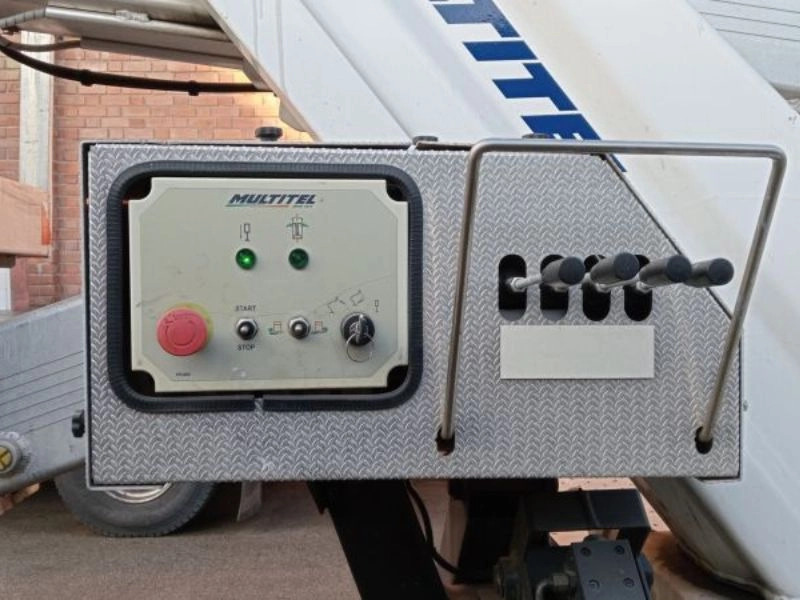 MULTITEL NISSAN NT 400 + HX 195 - Camion avec nacelle: photos 4 MULTITEL NISSAN NT 400 + HX 195 - Camion avec nacelle: photos 4