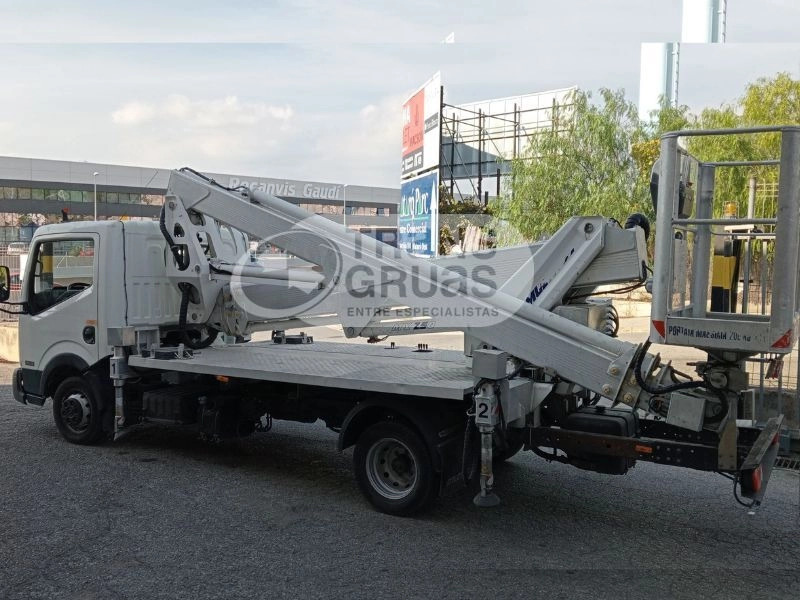 MULTITEL NISSAN NT 400 + MX 250 - Camion avec nacelle: photos 3 MULTITEL NISSAN NT 400 + MX 250 - Camion avec nacelle: photos 3