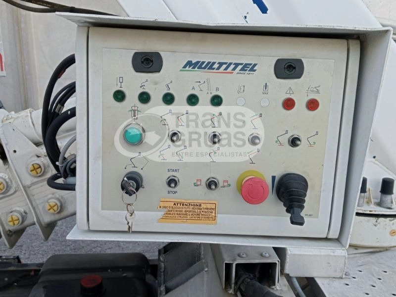 MULTITEL NISSAN NT 400 + MX 250 - Camion avec nacelle: photos 1 MULTITEL NISSAN NT 400 + MX 250 - Camion avec nacelle: photos 1