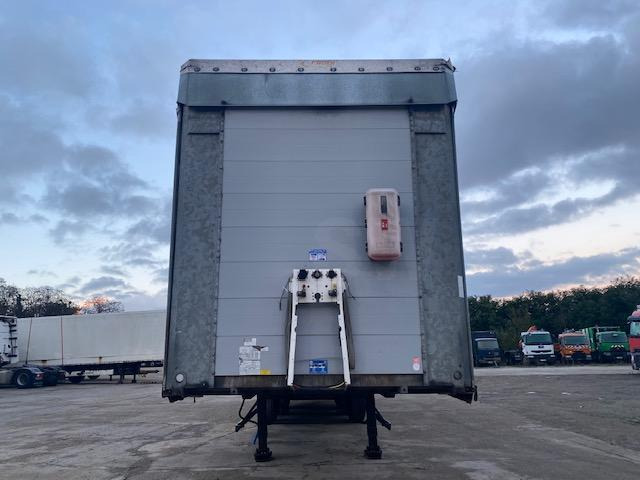 Fliegl - Semi-remorque rideaux coulissants: photos 3 Fliegl - Semi-remorque rideaux coulissants: photos 3