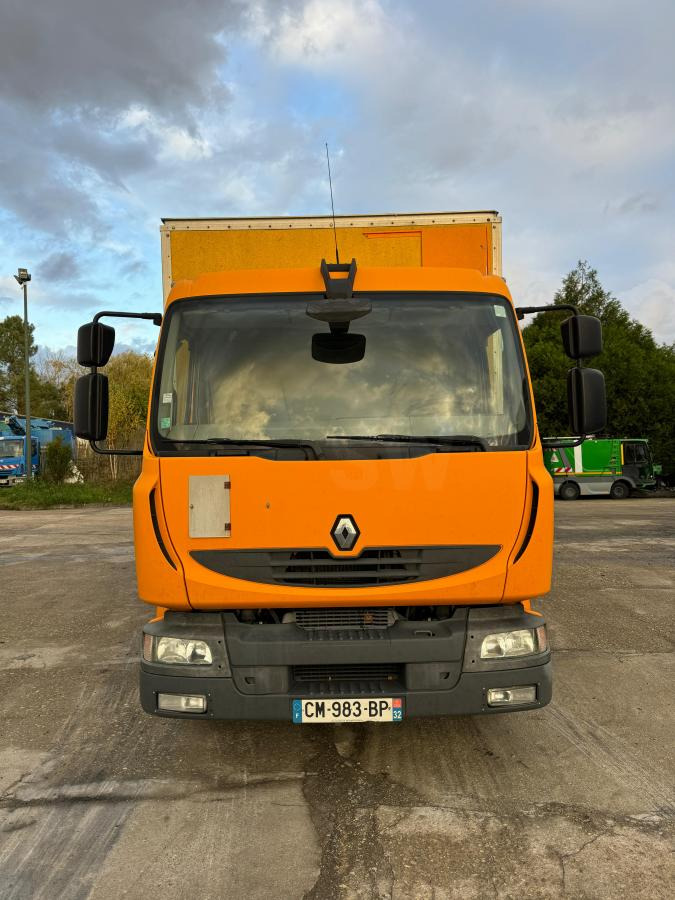 Renault Midlum 220 - Camion fourgon: photos 2 Renault Midlum 220 - Camion fourgon: photos 2