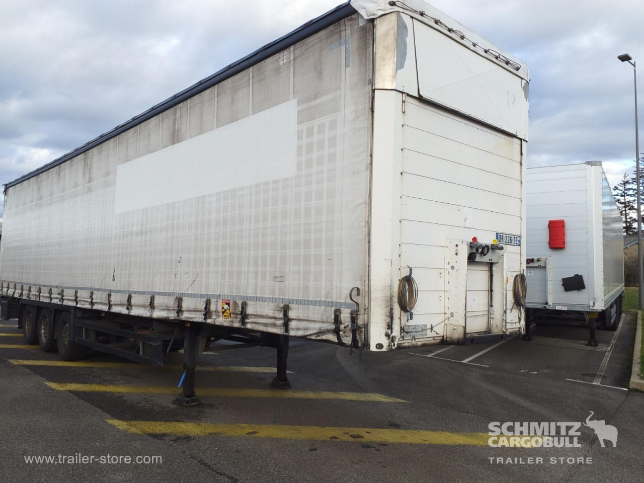 SCHMITZ Curtainsider Standard - Semi-remorque rideaux coulissants: photos 1 SCHMITZ Curtainsider Standard - Semi-remorque rideaux coulissants: photos 1