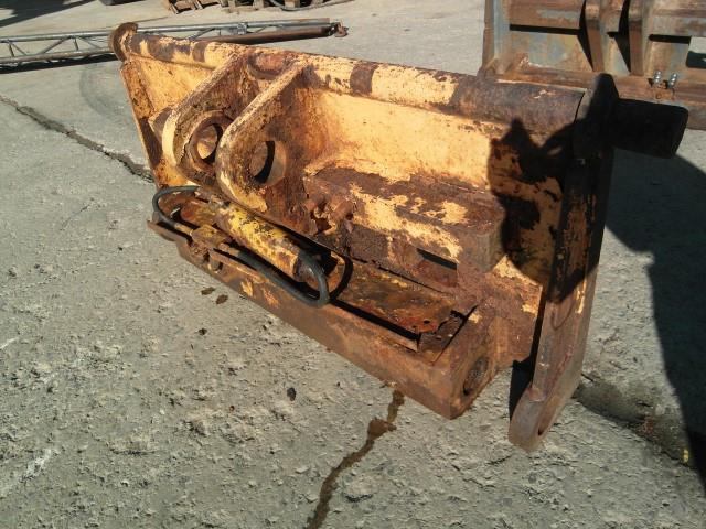 CASE 821 - Schnellwechsler Radlader - Attache rapide: photos 1 CASE 821 - Schnellwechsler Radlader - Attache rapide: photos 1