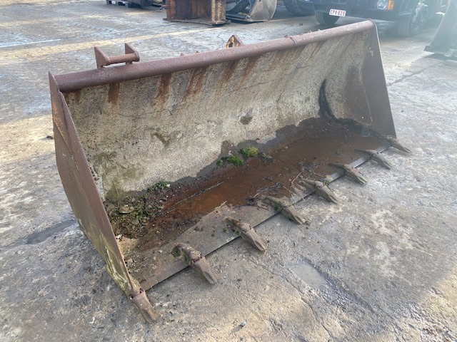 Case 580 - Godet pour chargeur: photos 2 Case 580 - Godet pour chargeur: photos 2