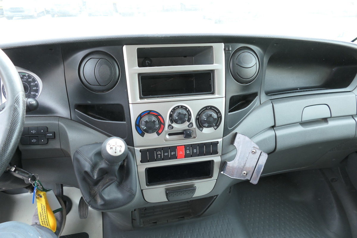 Fourgon grand volume IVECO Daily 35 S11 C30C AUTOMATIK KAMERA MAXI Regale D: photos 10
