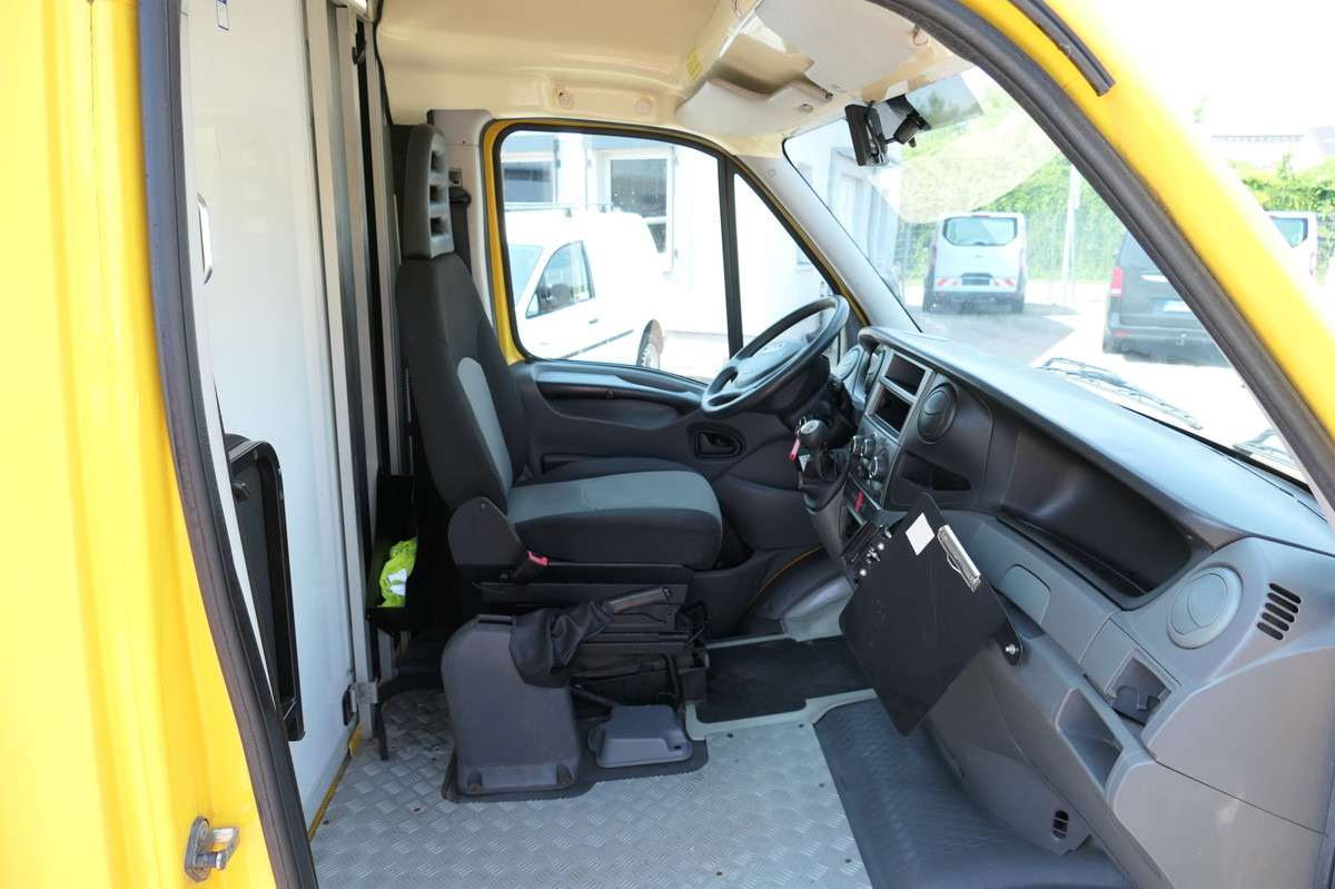 IVECO Daily 35 S11 C30C AUTOMATIK KAMERA Regale LUFT D - Fourgon grand volume: photos 5 IVECO Daily 35 S11 C30C AUTOMATIK KAMERA Regale LUFT D - Fourgon grand volume: photos 5