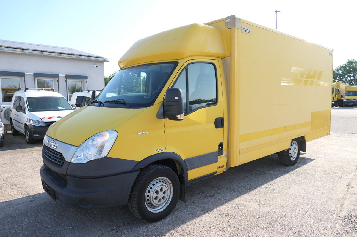 IVECO Daily 35 S11 C30C AUTOMATIK KAMERA Regale LUFT D - Fourgon grand volume: photos 2 IVECO Daily 35 S11 C30C AUTOMATIK KAMERA Regale LUFT D - Fourgon grand volume: photos 2