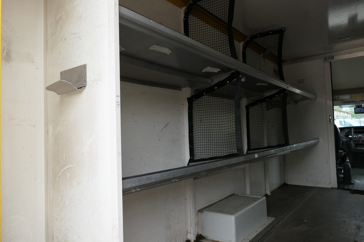 IVECO Daily 35 S11 C30C AUTOMATIK KAMERA Regale LUFT D - Fourgon grand volume: photos 5 IVECO Daily 35 S11 C30C AUTOMATIK KAMERA Regale LUFT D - Fourgon grand volume: photos 5