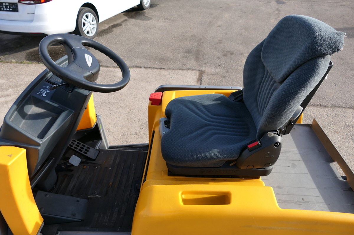 JUNGHEINRICH EZS 570 Schlepper Batterie 20/2017 - Chariot tracteur: photos 5 JUNGHEINRICH EZS 570 Schlepper Batterie 20/2017 - Chariot tracteur: photos 5