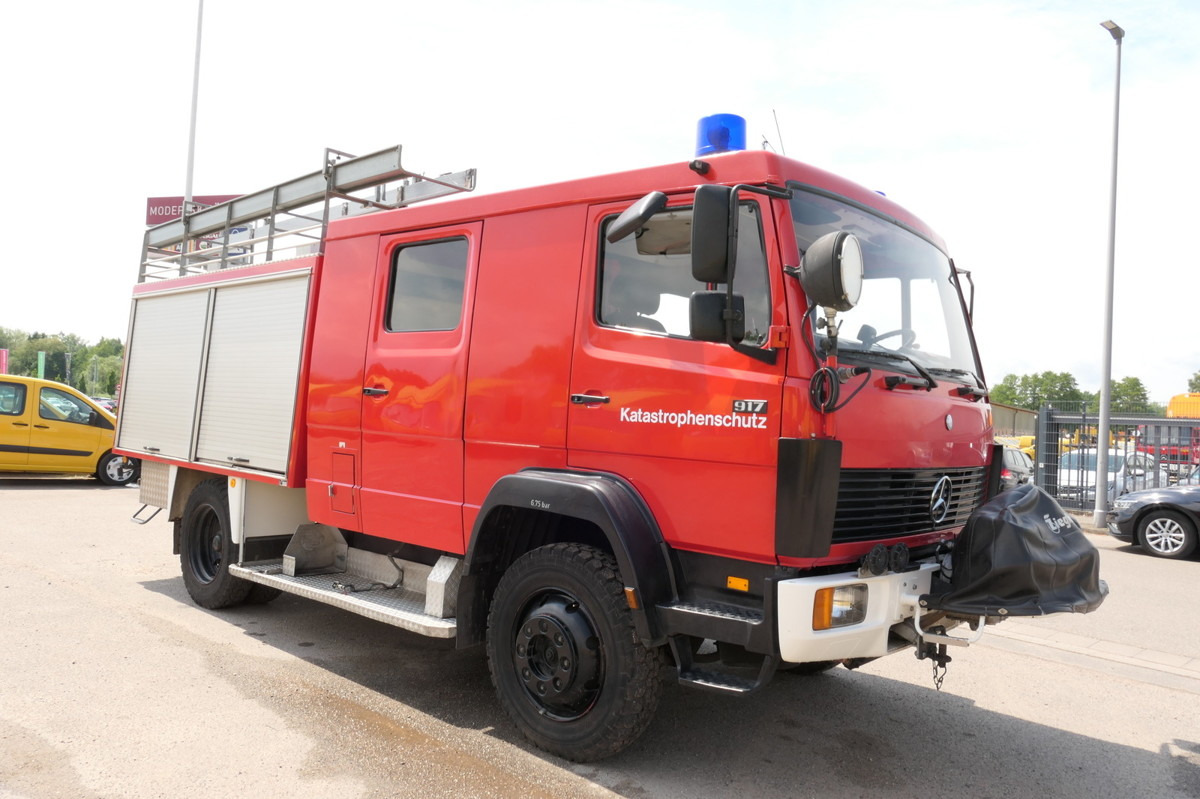 MERCEDES-BENZ 917 Feuerwehrfahrzeug AF LF16TS - Camion de pompier: photos 2 MERCEDES-BENZ 917 Feuerwehrfahrzeug AF LF16TS - Camion de pompier: photos 2