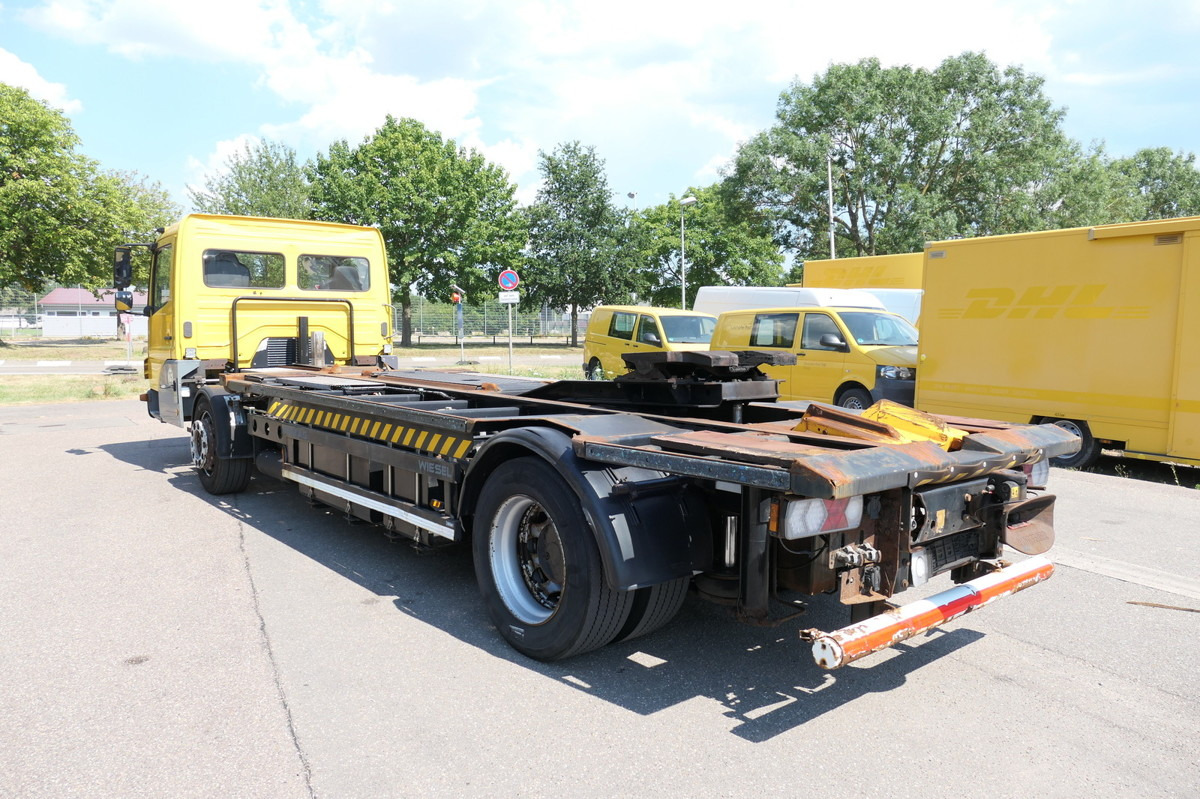 MERCEDES-BENZ KAMAG WBH 25 Wiesel Terberg Umsetzfahrz. Sattelk - Camion porte-conteneur/ Caisse mobile: photos 3 MERCEDES-BENZ KAMAG WBH 25 Wiesel Terberg Umsetzfahrz. Sattelk - Camion porte-conteneur/ Caisse mobile: photos 3