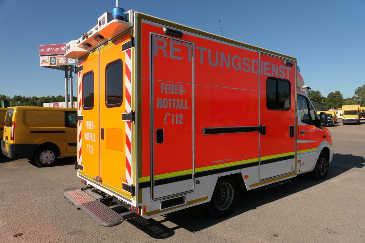 MERCEDES-BENZ Sprinter 519 CDI Klima Krankenwagen - Ambulance: photos 3 MERCEDES-BENZ Sprinter 519 CDI Klima Krankenwagen - Ambulance: photos 3