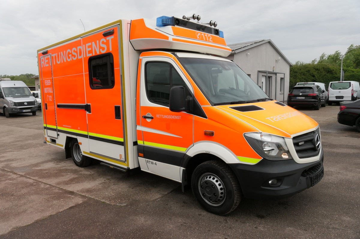 MERCEDES-BENZ Sprinter 519 CDI Klima Krankenwagen - Ambulance: photos 2 MERCEDES-BENZ Sprinter 519 CDI Klima Krankenwagen - Ambulance: photos 2