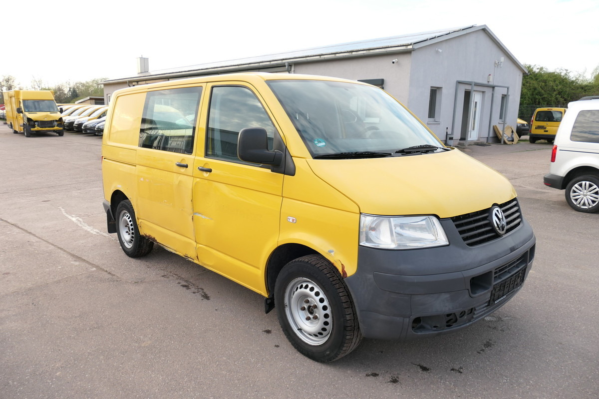 VW T5 Transporter 1.9 TDI PARKTRONIK 2xSCHIEBETÜR - Fourgonnette: photos 2 VW T5 Transporter 1.9 TDI PARKTRONIK 2xSCHIEBETÜR - Fourgonnette: photos 2