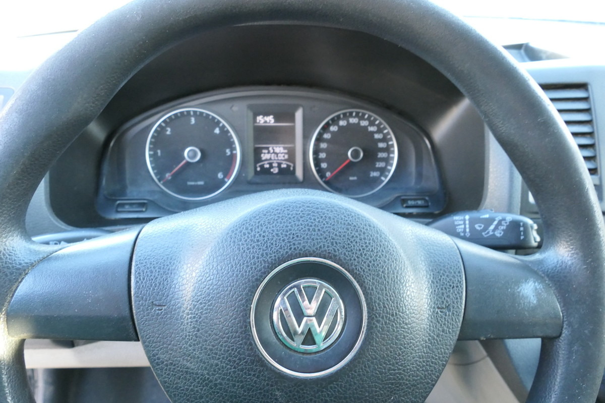 Photo d'intérieur 2: Fourgonnette VW T5 Transporter 2.0 TDI EURO-5 CoC 2xSCHIEBETÜR P Photo d'intérieur 2: Fourgonnette VW T5 Transporter 2.0 TDI EURO-5 CoC 2xSCHIEBETÜR P
