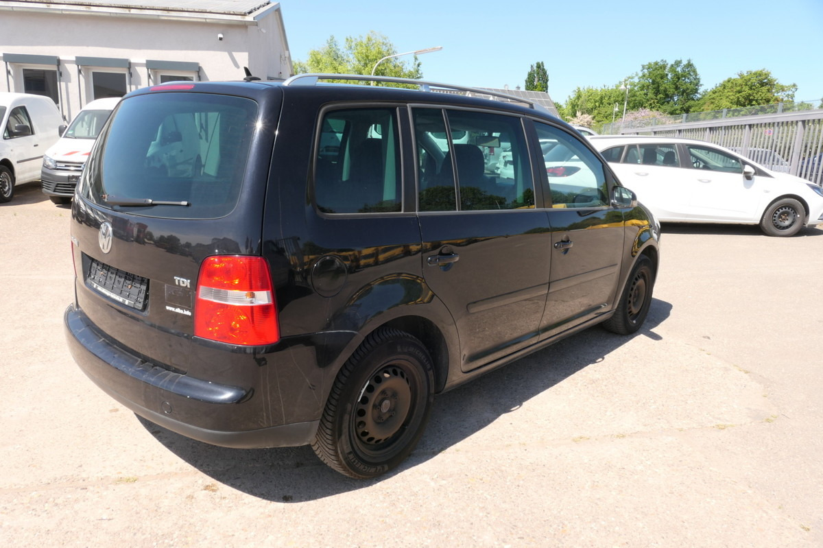 VW Touran Trendline - Voiture: photos 3 VW Touran Trendline - Voiture: photos 3