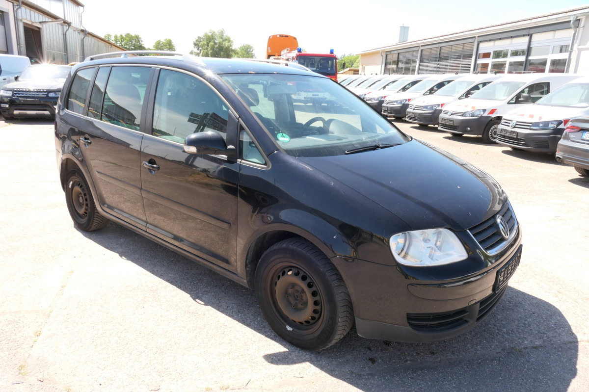VW Touran Trendline - Voiture: photos 2 VW Touran Trendline - Voiture: photos 2