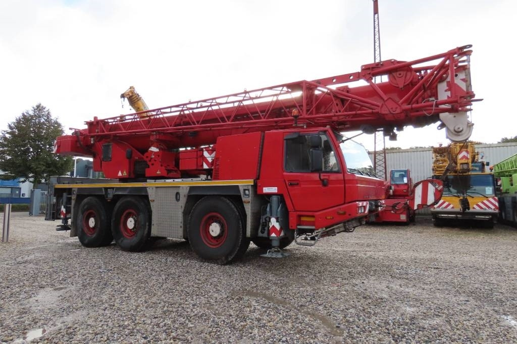 Tadano Faun ATF 50 G-3 - Grue tout-terrain: photos 2 Tadano Faun ATF 50 G-3 - Grue tout-terrain: photos 2