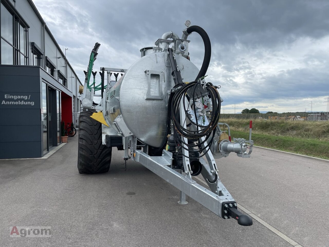 Tonne à lisier neuf Fliegl VFW 8600 + Skate 90: photos 7 Tonne à lisier neuf Fliegl VFW 8600 + Skate 90: photos 7