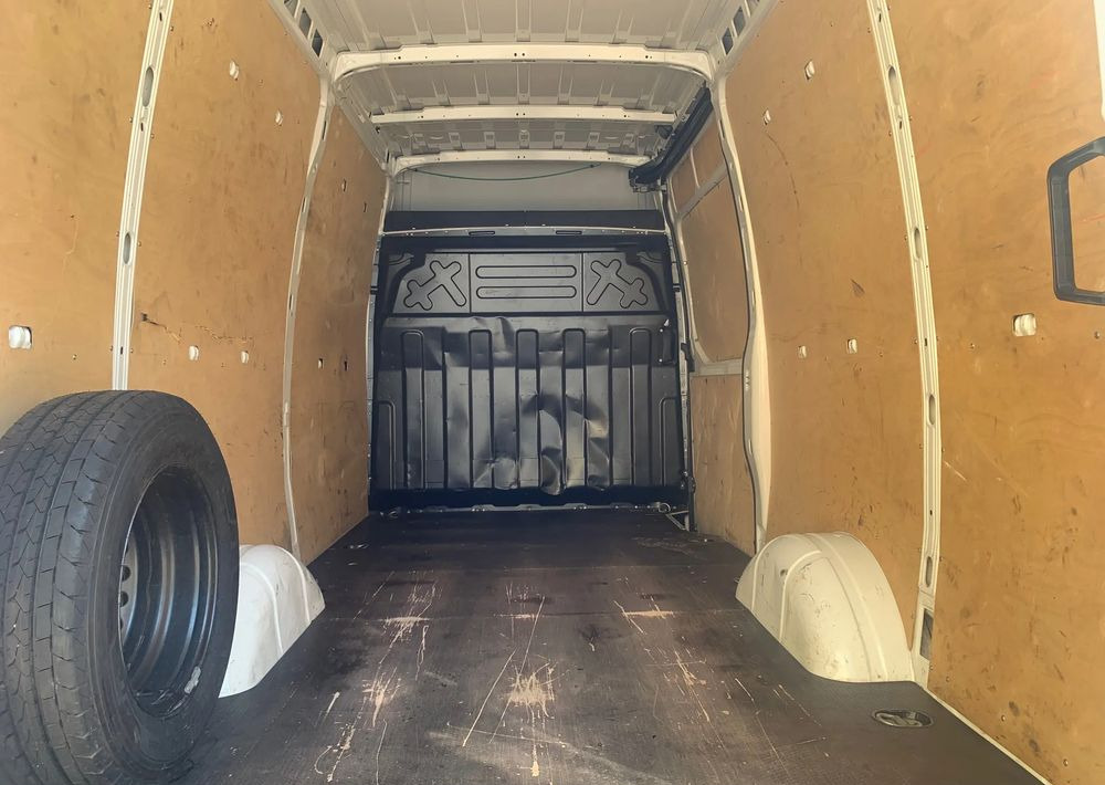 Fourgon utilitaire Iveco DAILY: photos 15