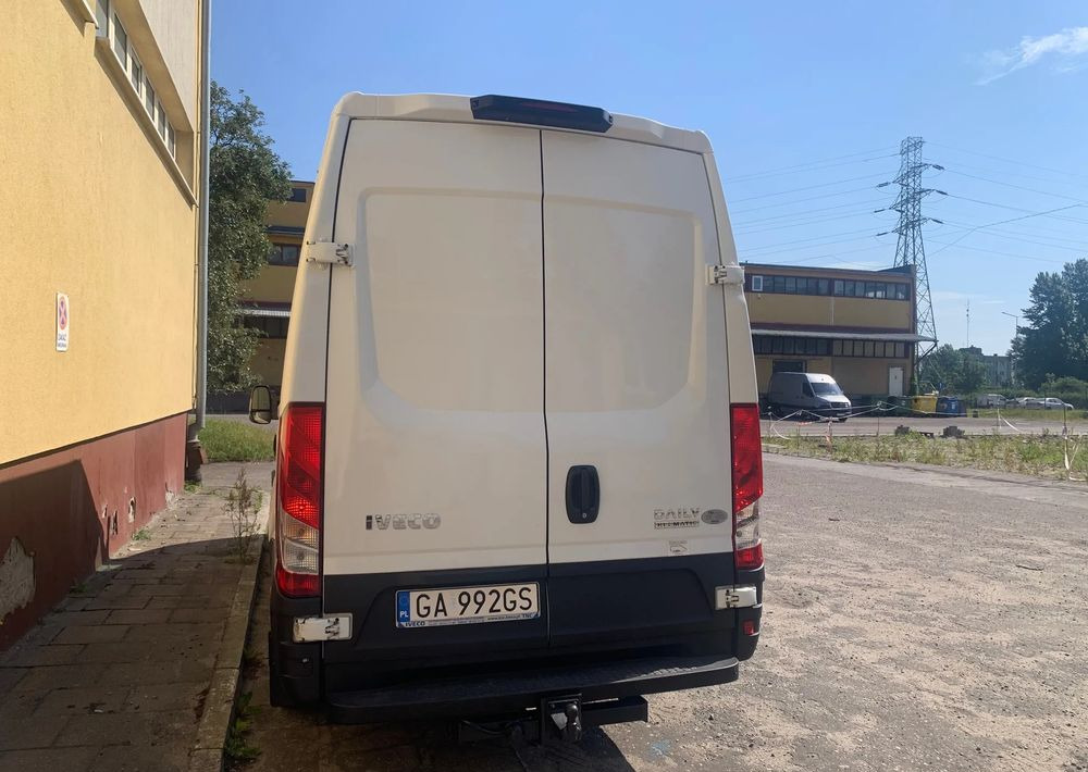 Fourgon utilitaire Iveco DAILY: photos 12