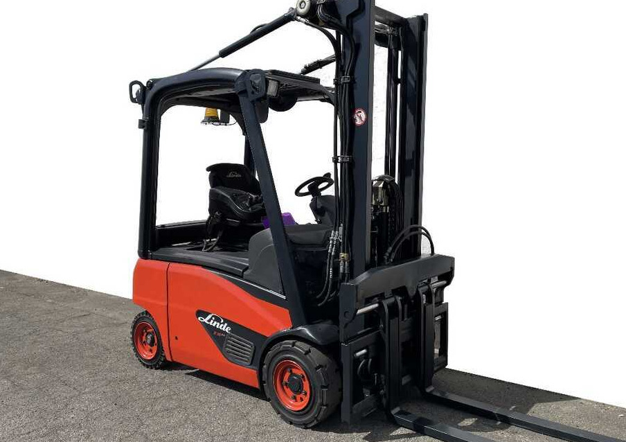 Linde E 16 P-02 - Chariot élévateur électrique: photos 1 Linde E 16 P-02 - Chariot élévateur électrique: photos 1