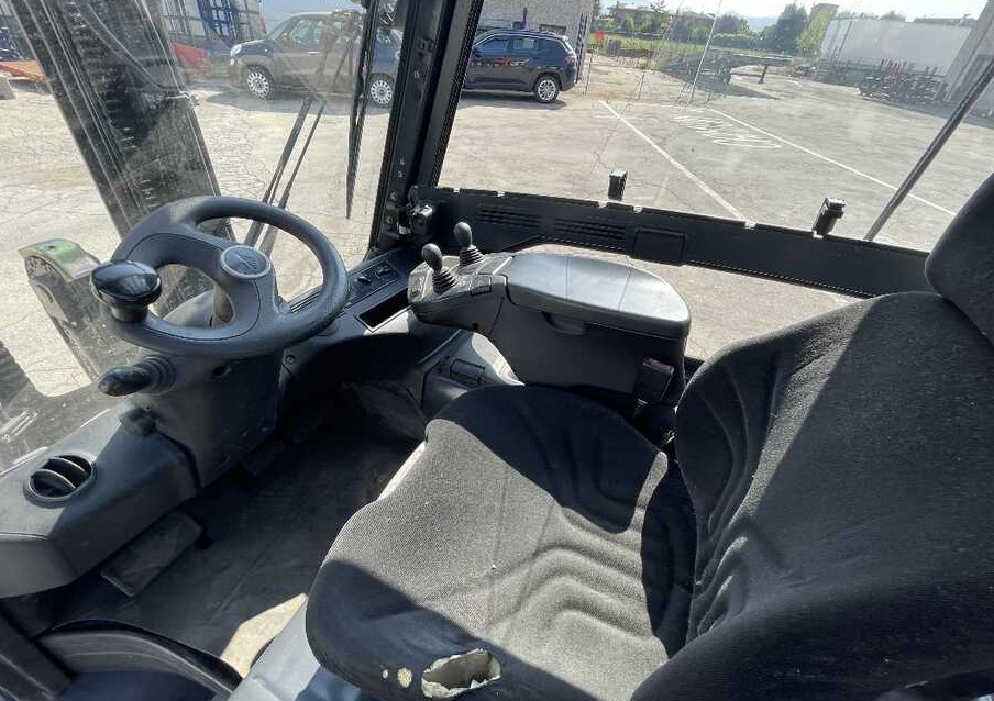 Linde E 35 HL - Chariot élévateur électrique: photos 4 Linde E 35 HL - Chariot élévateur électrique: photos 4