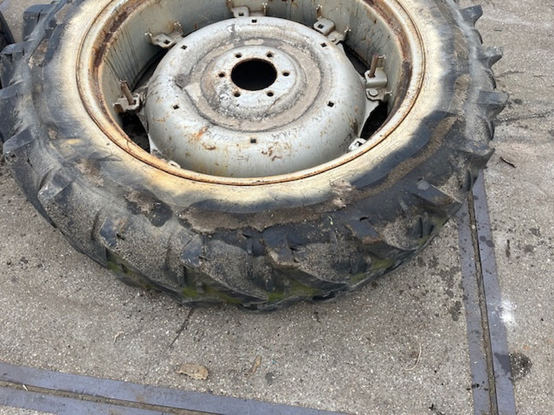 Kleber 13.6 R38 - Jante: photos 5 Kleber 13.6 R38 - Jante: photos 5