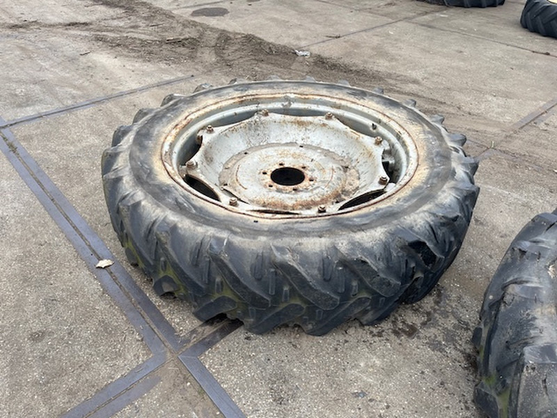 Kleber 13.6 R38 - Jante: photos 3 Kleber 13.6 R38 - Jante: photos 3