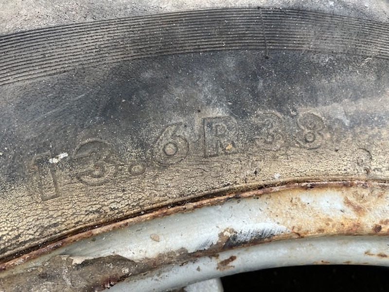 Kleber 13.6 R38 - Jante: photos 2 Kleber 13.6 R38 - Jante: photos 2