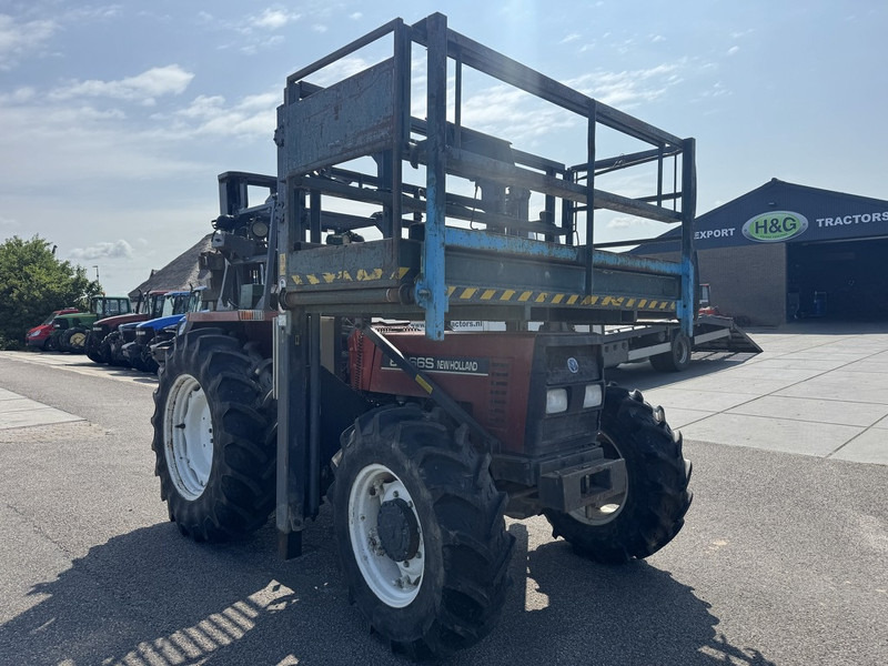 New Holland 80-66 DT - Tracteur agricole: photos 3 New Holland 80-66 DT - Tracteur agricole: photos 3