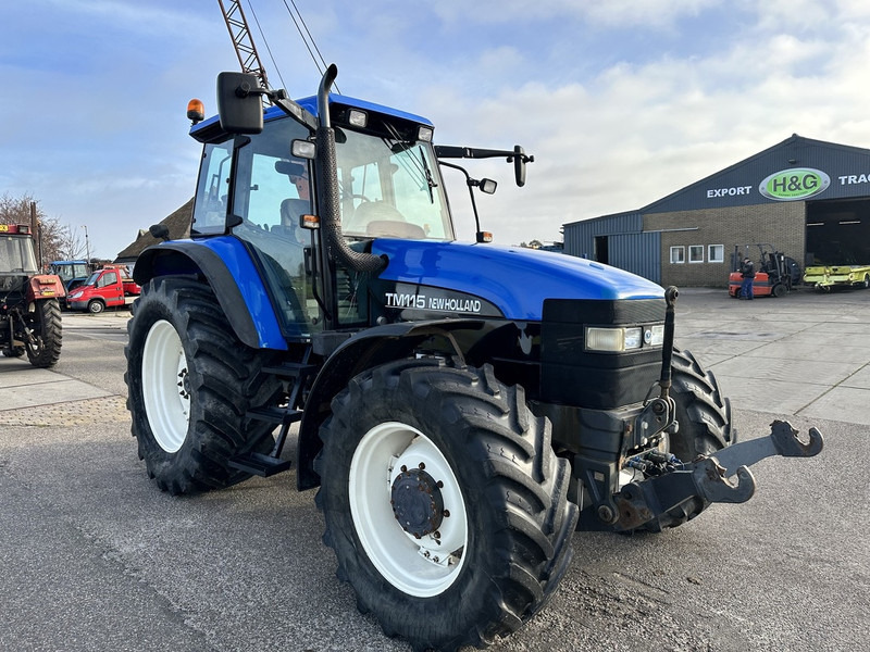 New Holland TM 115 - Tracteur agricole: photos 4 New Holland TM 115 - Tracteur agricole: photos 4