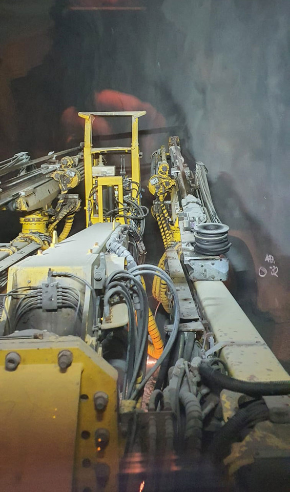 Atlas Copco XE3-C30 - Machine d'exploitation minière: photos 3 Atlas Copco XE3-C30 - Machine d'exploitation minière: photos 3