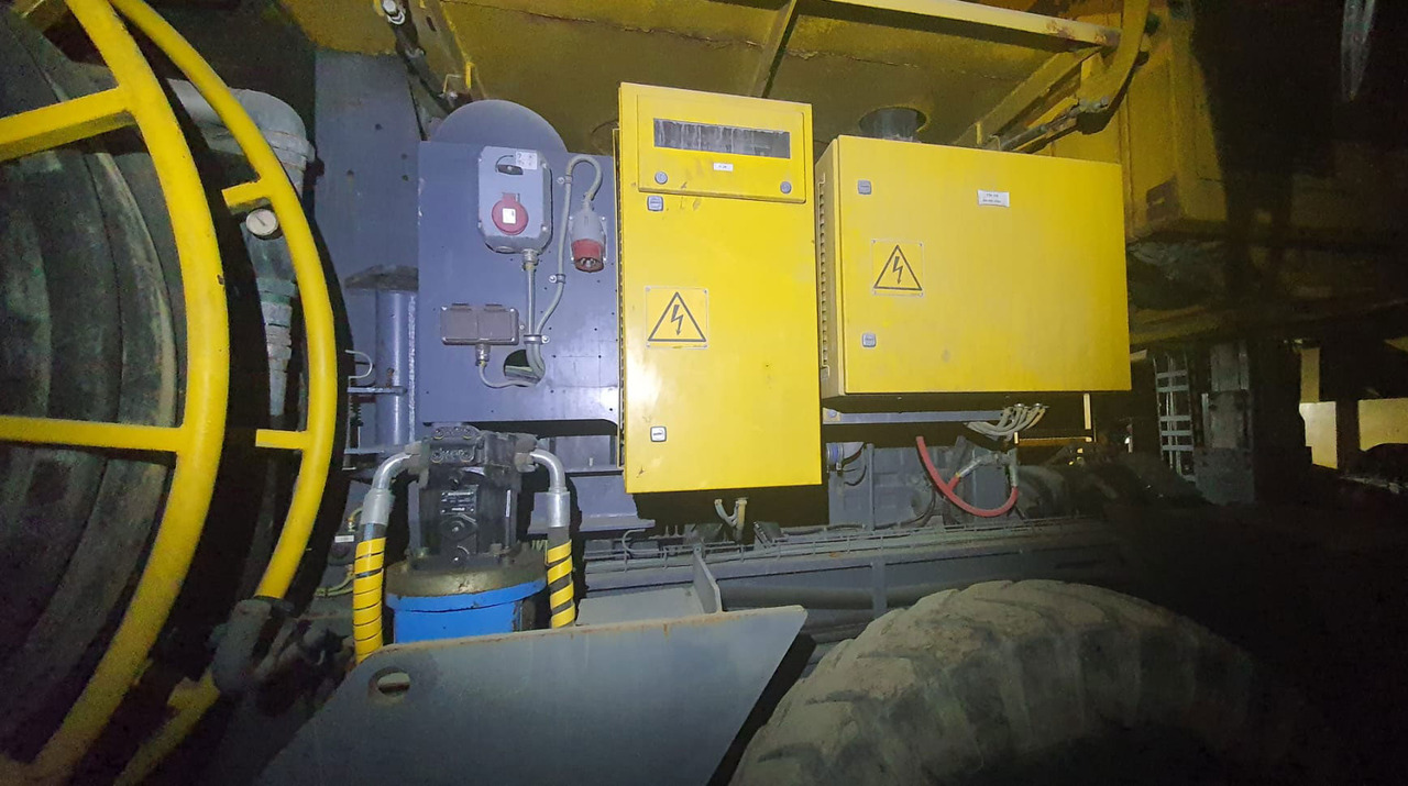 Atlas Copco XE3-C30 - Machine d'exploitation minière: photos 5 Atlas Copco XE3-C30 - Machine d'exploitation minière: photos 5
