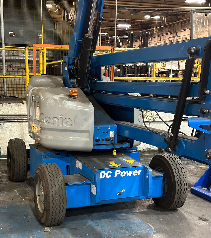 Genie Z-45/25J - Chargeuse sur pneus télescopique: photos 3 Genie Z-45/25J - Chargeuse sur pneus télescopique: photos 3